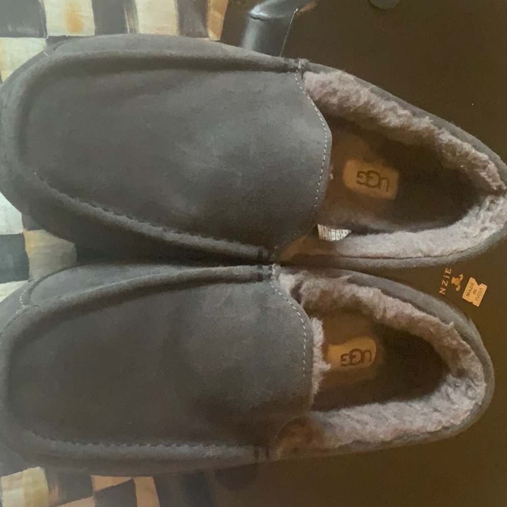UGG Ascot slippers